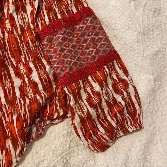 Farmers Market size Medium Boho Mixed Print Flowy Red Lace Trim Blouse - Picture 3 of 10